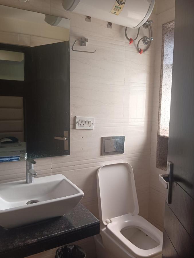 Hotel Presidency Inn Колката Екстериор снимка